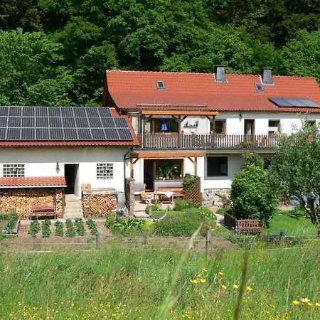 Casa de Férias Quiet With Terrace Korbach